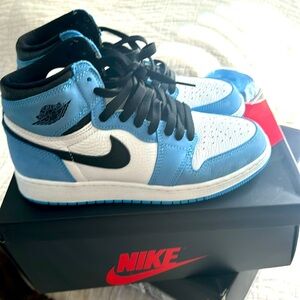 Air Jordan 1 retro high OG white/black/ university blue size 6.5y